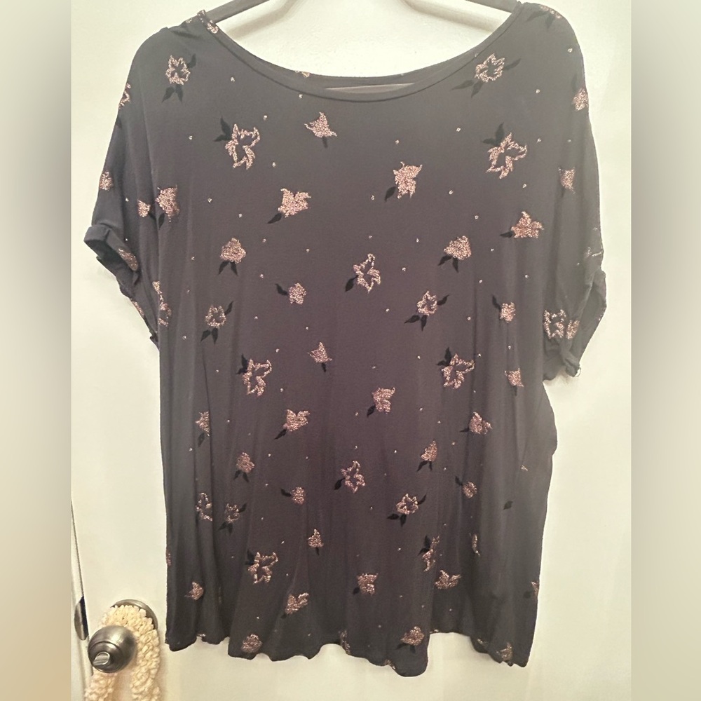 Apt 9 T-Shirt Size XL Gray with Bronze Metallic Flowers Cap Sleeve